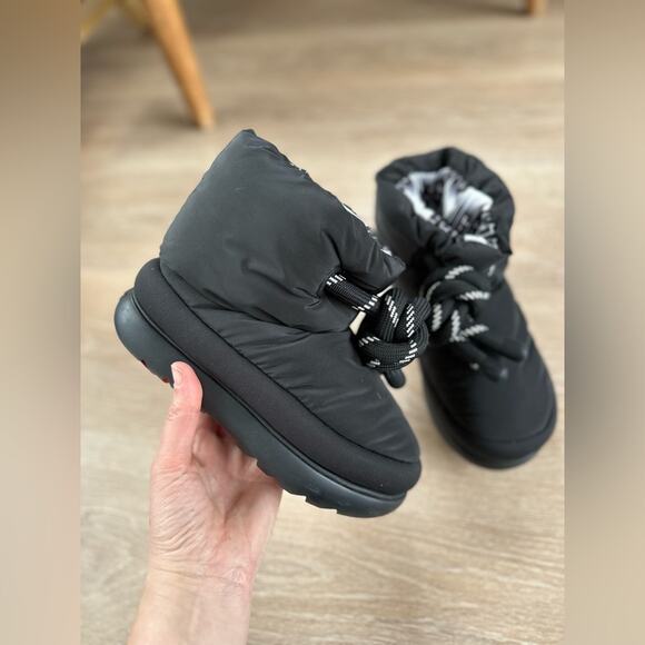 Ugg Classic Maxi Short Boot Size 5 NWT - Picture 2 of 12